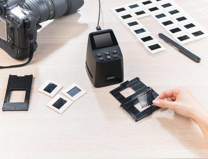 Produktbild Somikon Stand-Alone-Dia- und Negativ-Scanner mit 16-MP-Sensor, 4.920 dpi (USB)