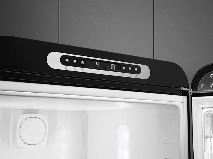 Actual product image Smeg Retro Style FAB32RBL5 (331 l)
