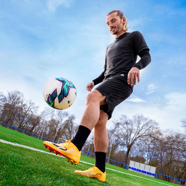 Produktbild Kipsta Damen/Herren Fussball Nockenschuh FG - CLR Elite Fire Storm "Antoine Griezmann" (43)