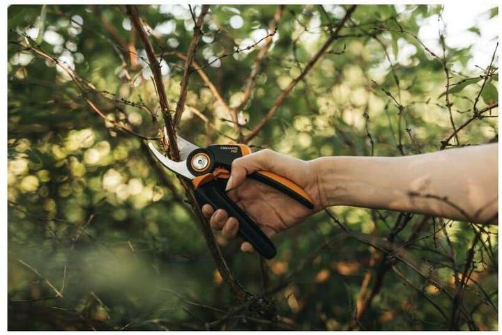 Produktbild Fiskars M P921 Astschere Bypass /Orange