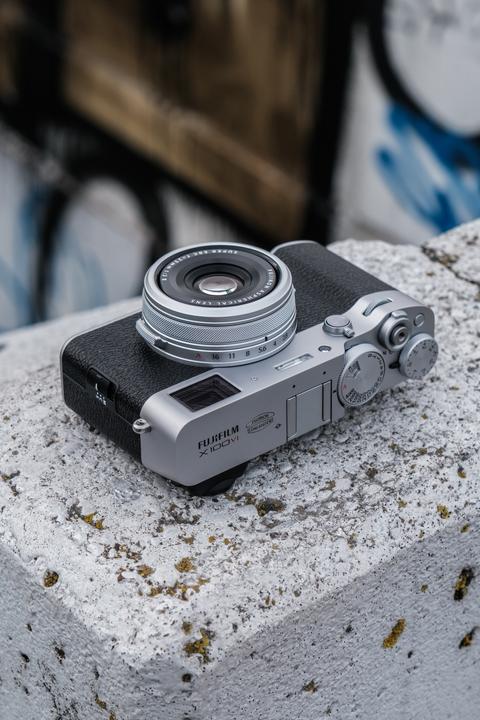 Produktbild Fujifilm X100VI (23 mm, 40.20 Mpx, APS-C / DX)