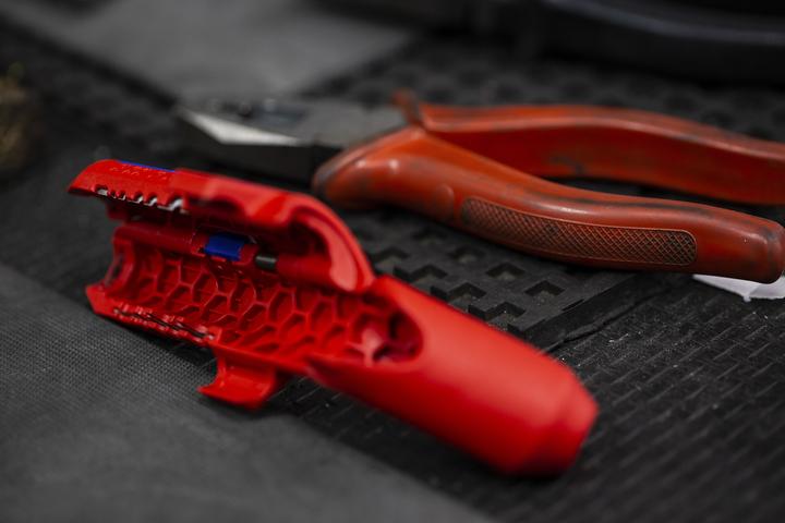 Produktbild Knipex ErgoStrip (135 mm)