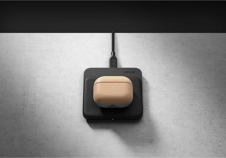 Actual product image Nomad Airpods V3 Case Natural Leather (Headphone sleeve)