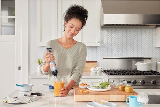 Produktbild Black & Decker Kitchen Wand™ 7,2V Akku-Stabmixer, grau