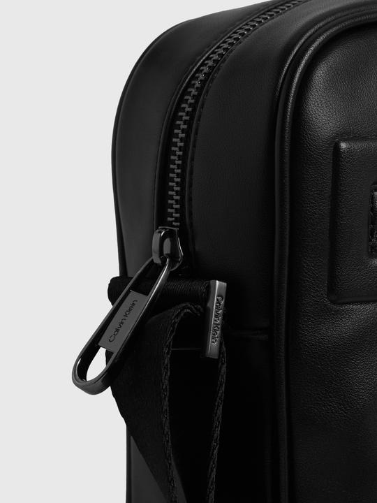 Produktbild MGA Na (49% POLYURETHANE, 51% RECYCLED POLYESTER)