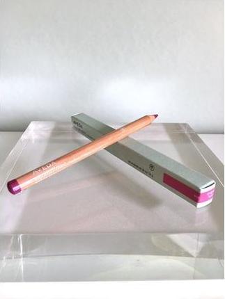 Image du produit Aveda Crayon à lèvres Nourish-Mint 939 Dragon Fruit - Discontinued (939 Fruit du dragon)