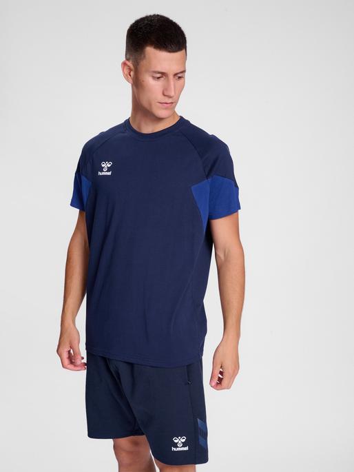 Actual product image hummel Hmltravel t-shirt s/s (XS)