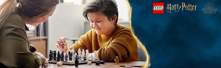 Actual product image LEGO Hogwarts Wizard Chess (76392, LEGO Harry Potter, LEGO Rare Sets)
