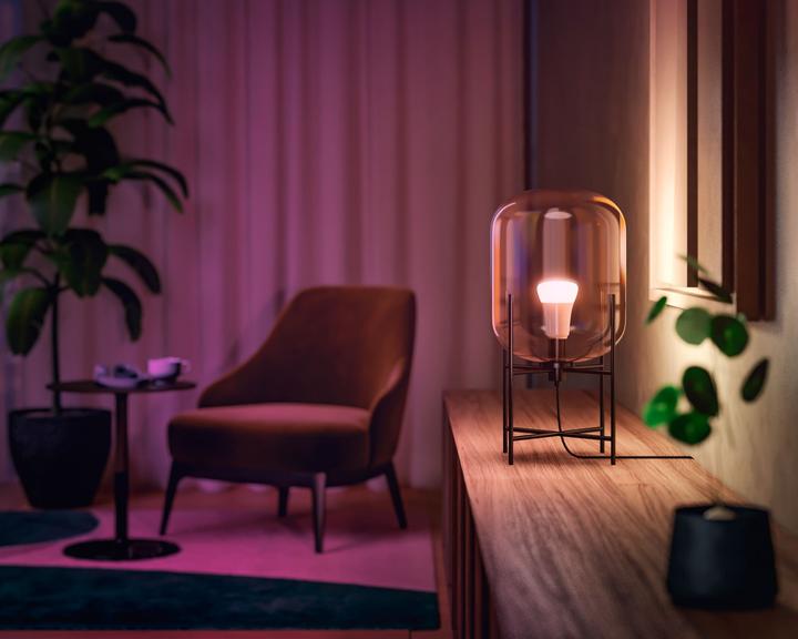 Produktbild Philips Hue White & Color Ambiance BT (E27, 6.50 W, 806 lm, 4 x, F)