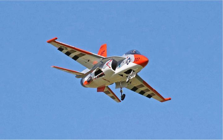 Produktbild Flex Innovations flexjet pro 90mm edf e-impeller jet arf+ mit gfk rumpf und holzflächen