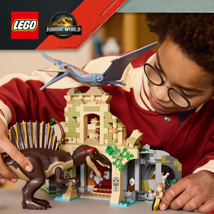 Actual product image LEGO Spinosaurier & Quetzalcoatlus: Hubschrauber-Einsatz (76976, LEGO DC)