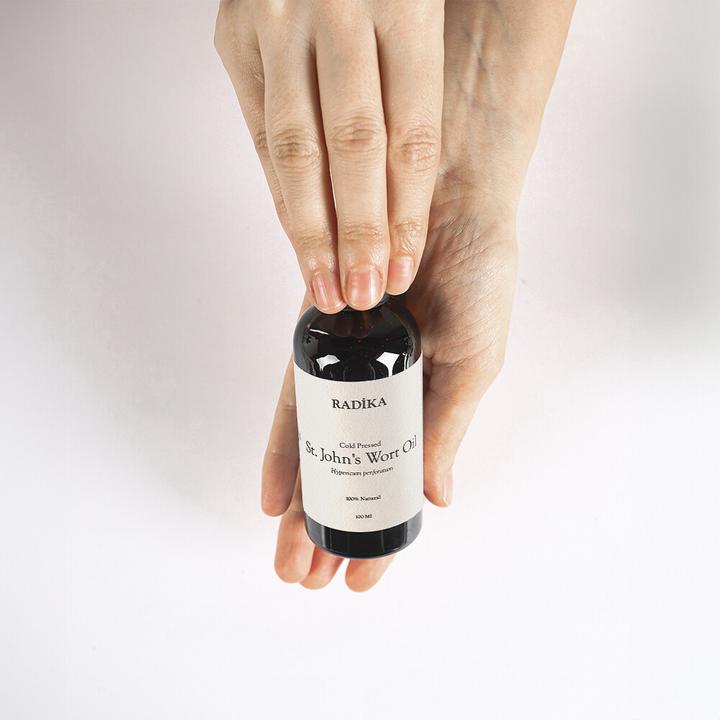 Produktbild Radika Johanniskrautöl, Johanniskrautöl, 100 % Rein, BIO, natürlich, 100 ml (Körperöl, 100 ml)