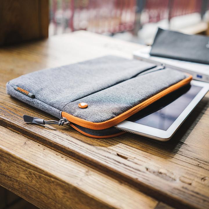 Actual product image tomtoc Classic A18 (10.5-11") (iPad Pro 11 2020 (2. Gen), iPad Air 2020 (4. Gen), Microsoft Surface Go, iPad Air 2022 (5th Gen), iPad Pro 11 2018 (1. Gen), iPad Air 2019 (3. Gen))