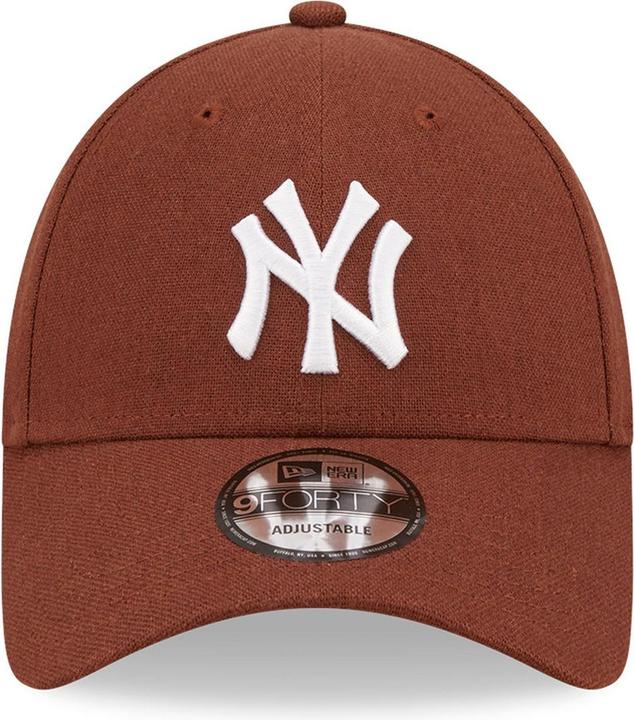 Actual product image New Era 9Forty Strapback Cap - Linen New York Yankees Brown