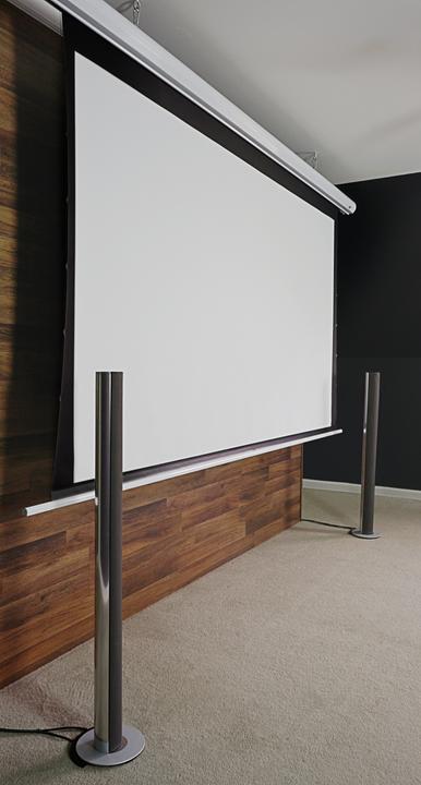 Actual product image Elite Screens Saker (100", 16:9)
