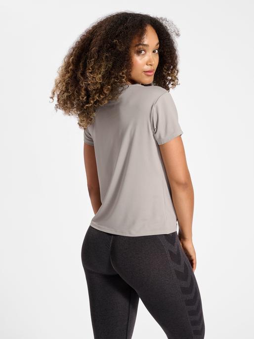 Actual product image hummel hmlMT AURA MESH T-SHIRT (S)