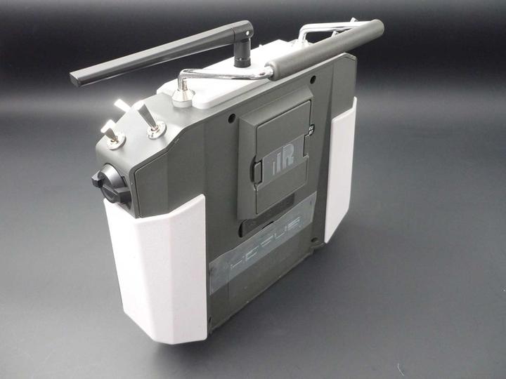 Produktbild FrSky horus x10s express eu/lbt sender silber 2,4ghz ethos, sd-karte, akku, eva-bag