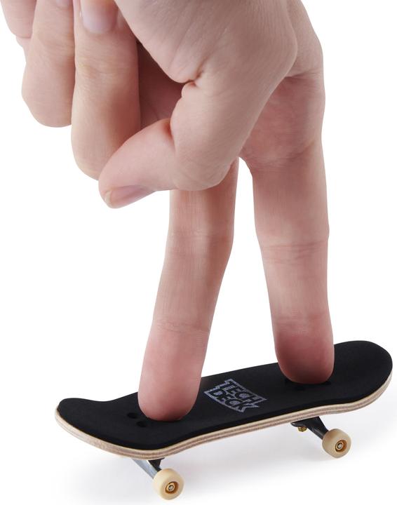 Actual product image Tech Deck X-Connect Starter Set - Power Flippin' Ramp Set with Authentic Fingerboard and Accessories (Multilingual)