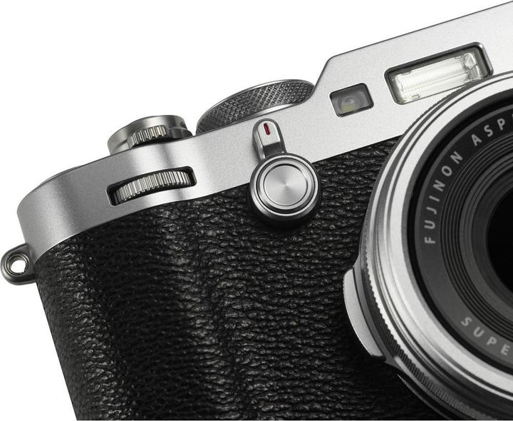 Actual product image Fujifilm X100f (35 mm, 24.30 Mpx, APS-C / DX)