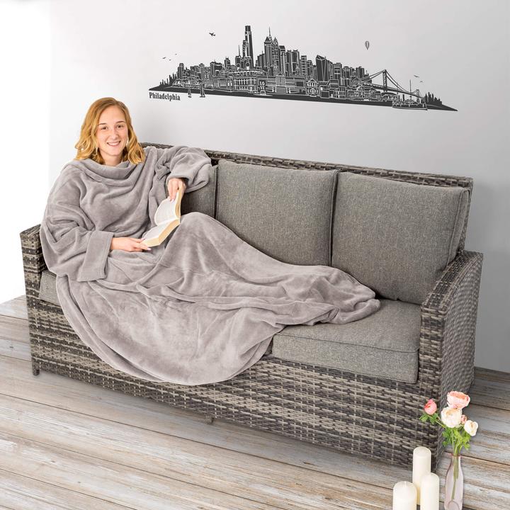 Actual product image tectake 2x cuddly blanket with sleeves (180 x 150 cm)
