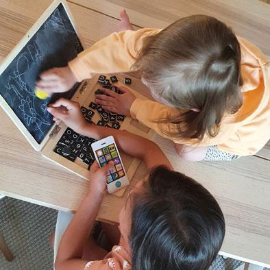 Produktbild small foot Holzlaptop mit Magnet Tafel (Deutsch)