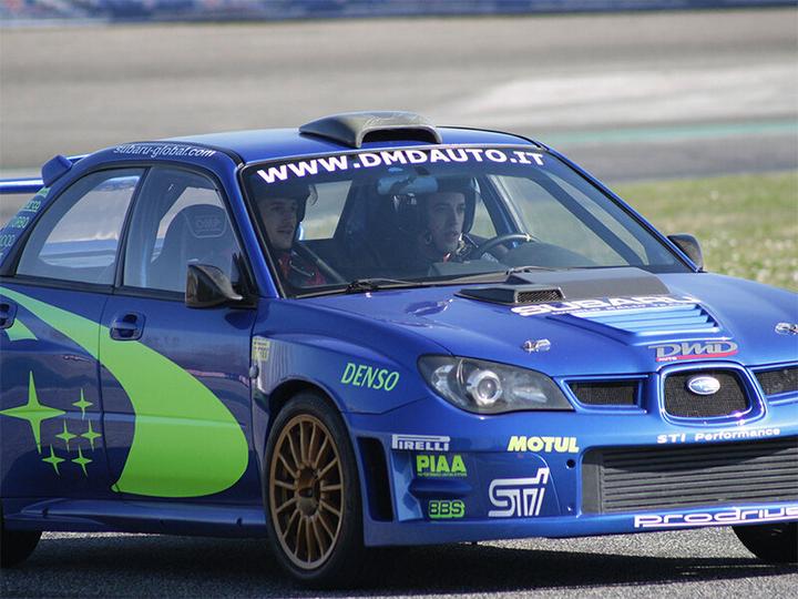 Immagine prodotto Smartbox 2 giri nel Subaru Rally sulla pista di Ottobiano (1 pers.)