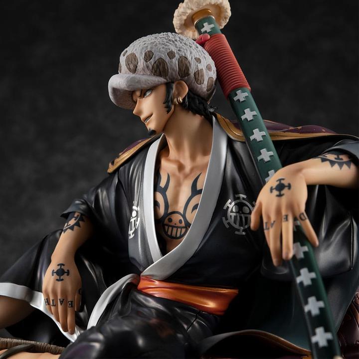 Actual product image Megahouse One Piece statuette PVC Portrait Of Pirates Warriors Alliance Trafalgar Law 17 cm