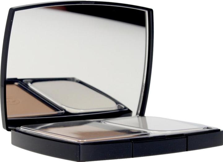 Actual product image Chanel Ultra Le Teint Flawless Finish Compact Foundation (B20)
