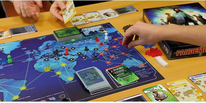 Actual product image Z-Man Games Kennerspiel Pandemic (french version) (French)