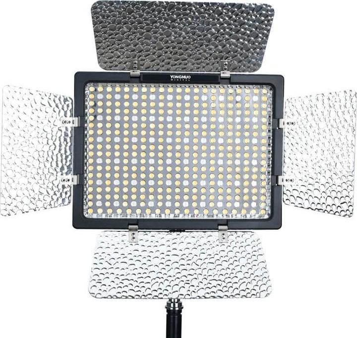 Produktbild Yongnuo Lampa LED YN300 IV - RGB, WB (3200 K - 5500 K)