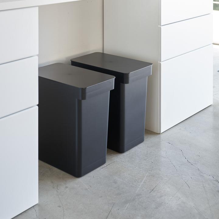 Produktbild Yamazaki Luftdichter Mülleimer mit Rollen TOWER (25 l)