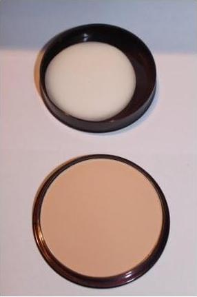 Image du produit Constance Carroll UK Poudre Compacte Rechargeable Number 1 Candlelight 12g