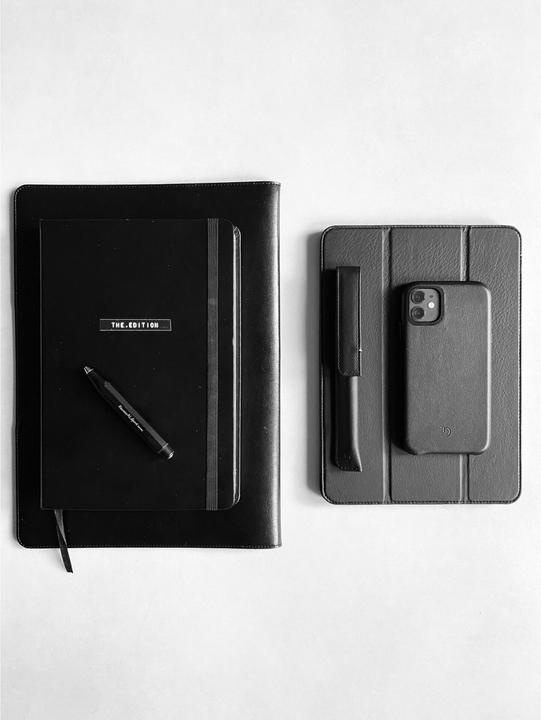 Image du produit Decoded D9IPOXIRBC2BK. Type de boîtier : Housse, Compatibilité avec la marque : Apple, Compatibilité : (Apple iPhone 11)