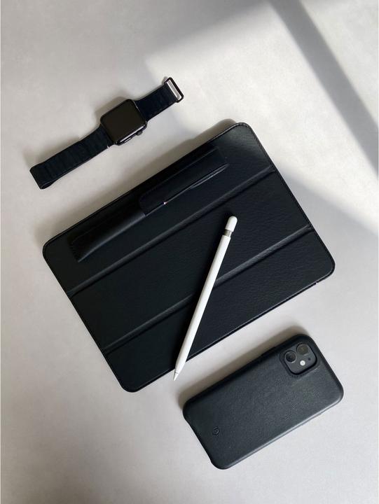 Image du produit Decoded D9IPOXIRBC2BK. Type de boîtier : Housse, Compatibilité avec la marque : Apple, Compatibilité : (Apple iPhone 11)