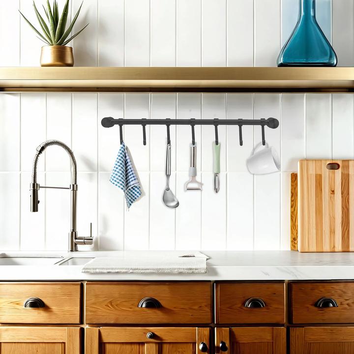 Actual product image Intirilife Stainless steel hanging rail with 7 hooks