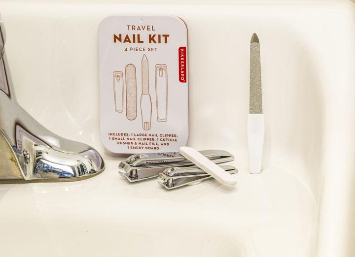 Immagine prodotto Kikkerland Travel Nail Kit