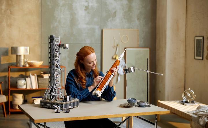 Produktbild LEGO NASA Artemis Startrampe (10341, LEGO Icons, LEGO Seltene Sets)