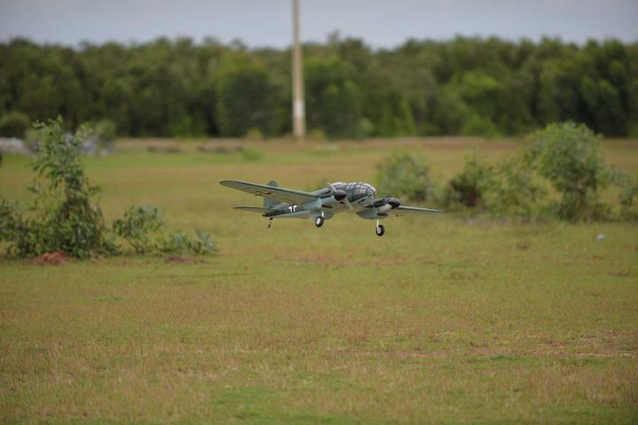 Actual product image Black Horse Heinkel He 111 EP 1750 mm ARF (Multi motor)