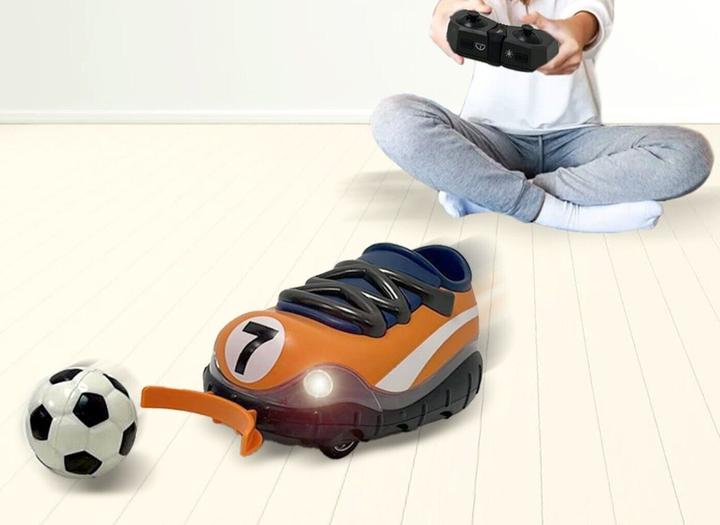 Produktbild Totally Tech RC Fussballschuhe 2.4 GHz