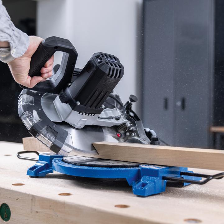 Produktbild Scheppach Kapp- und Gehrungssäge HM210L (DIY)