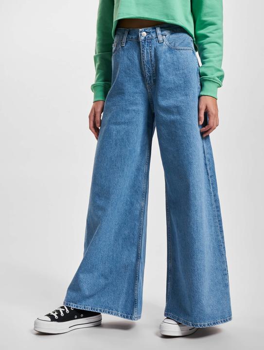 Actual product image Calvin Klein Jeans Low Rise Loose Jeans - 89743 (W28/L30)