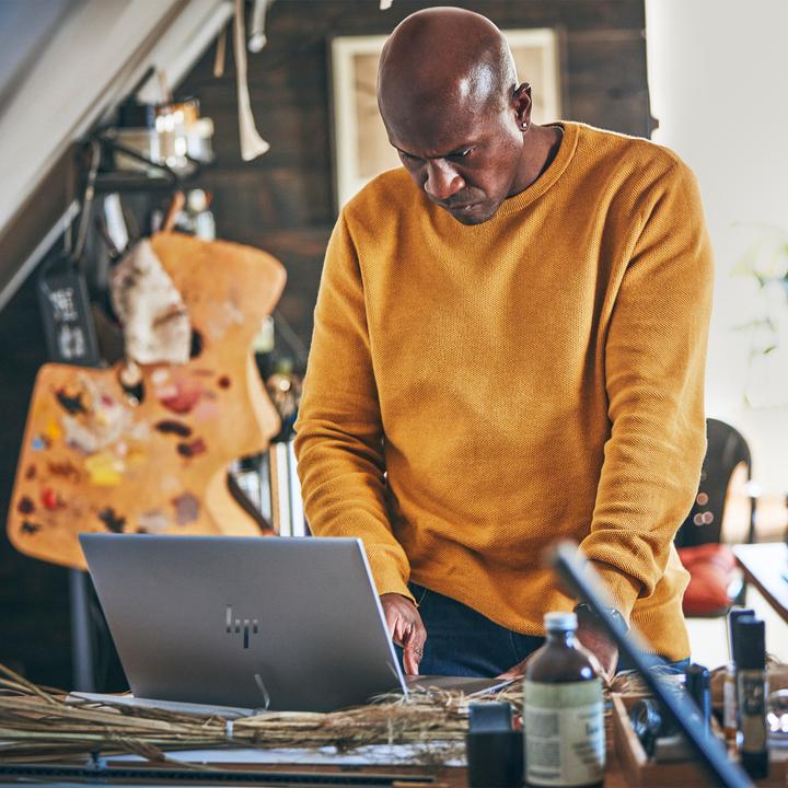 Produktbild HP ZBook Studio 16 G11 Intel Core Ultra 7 155H 40,64cm 16Zoll WUXGA 32GB 1TB/SSD NVIDIA RTX 4070 8GB (16", Intel Core Ultra 7 155H, 32 GB, 1000 GB, DE)