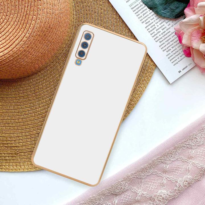Produktbild Cadorabo Hülle für Samsung Galaxy A7 2018 im TPU mit Kameraschutz LM130 Style (Samsung Galaxy A7 (2018))