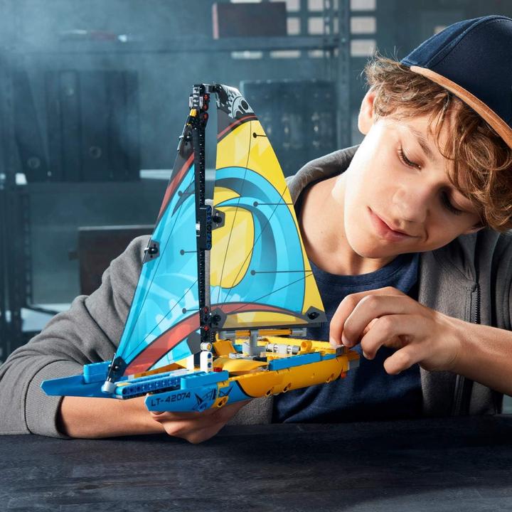 Immagine prodotto LEGO Yacht da regata (42074, LEGO Technic)