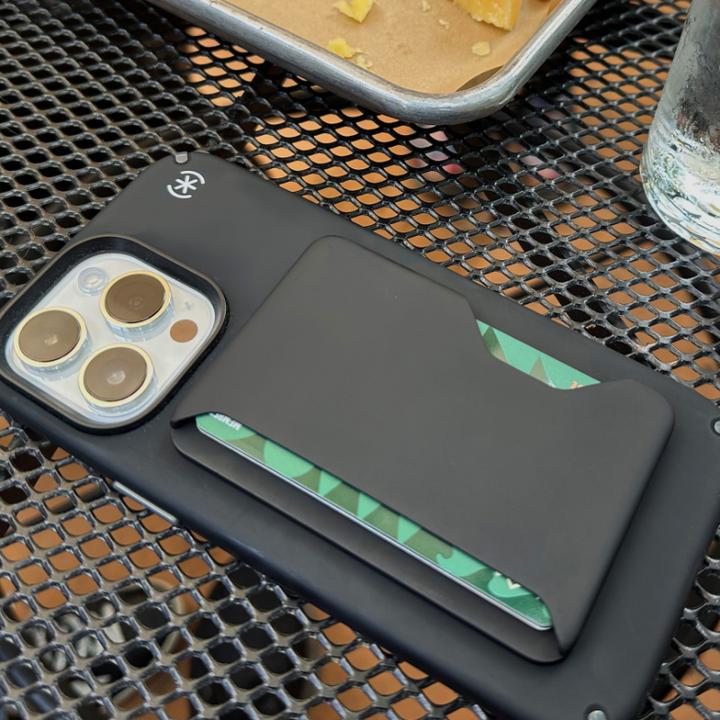 Actual product image speck ClickLock Wallet for MagSafe Black