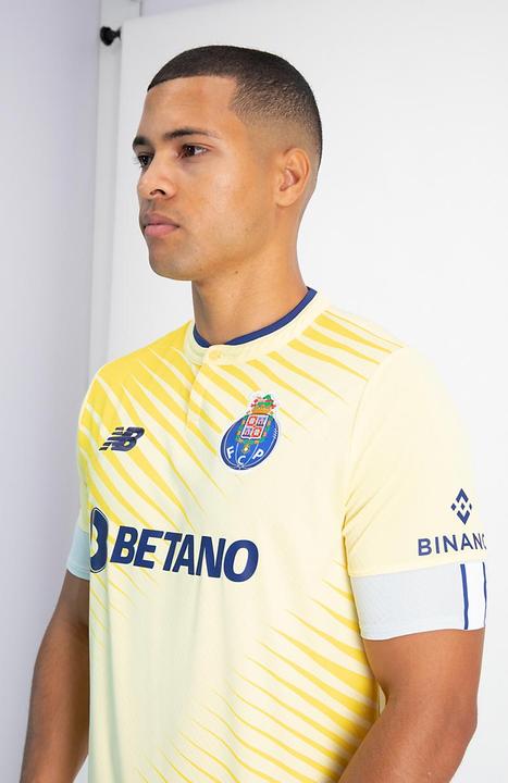 Produktbild New Balance FC Porto Away Replica Herren Fussballtrikot 22/23 (M)