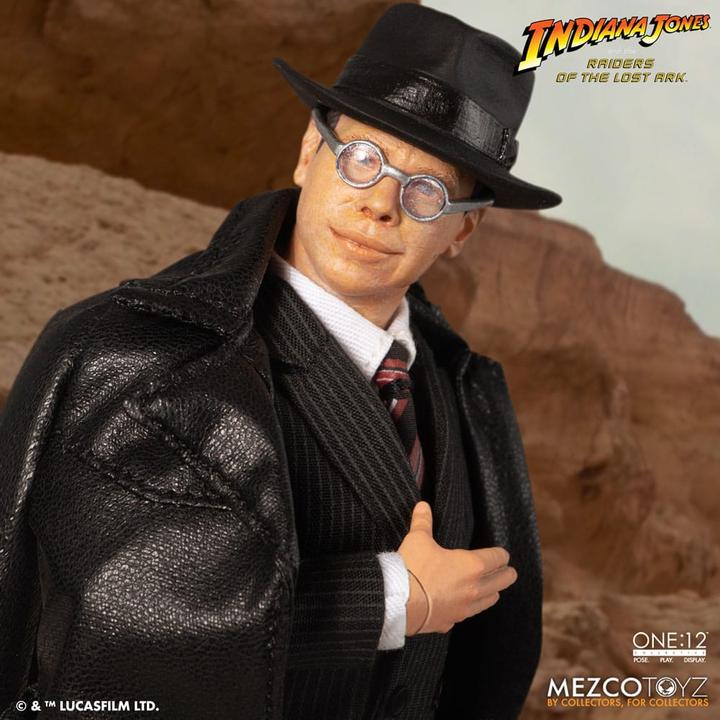 Image du produit Mezco Toys Indiana Jones figurine 1/12 Major Toht and Ark of the Covenant Deluxe Boxed Set 16 cm