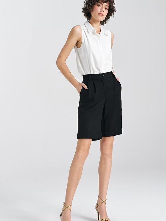 Nife Shorts model