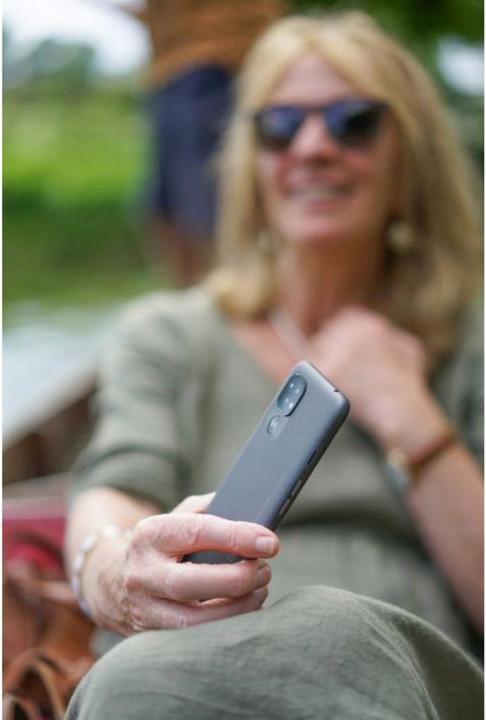 Produktbild Doro 8100 (32 GB, Grau, 6.10", Single SIM, 13 Mpx, 4G)