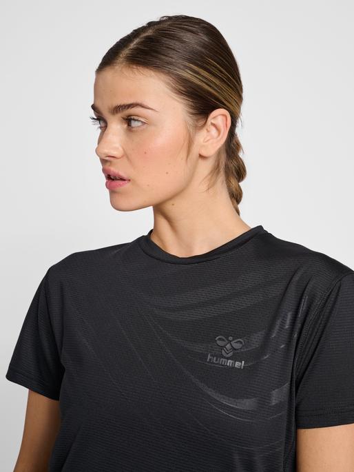 Actual product image hummel Ongrid Poly Tee S/S Wo (M)